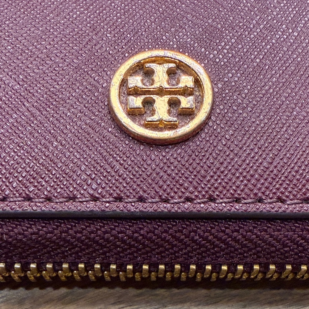 Tory Burch Robinson Zip Continental Wallet in Burgundy - Picture 4 of 6